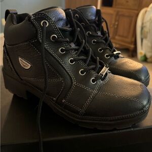 Milwaukee boots
